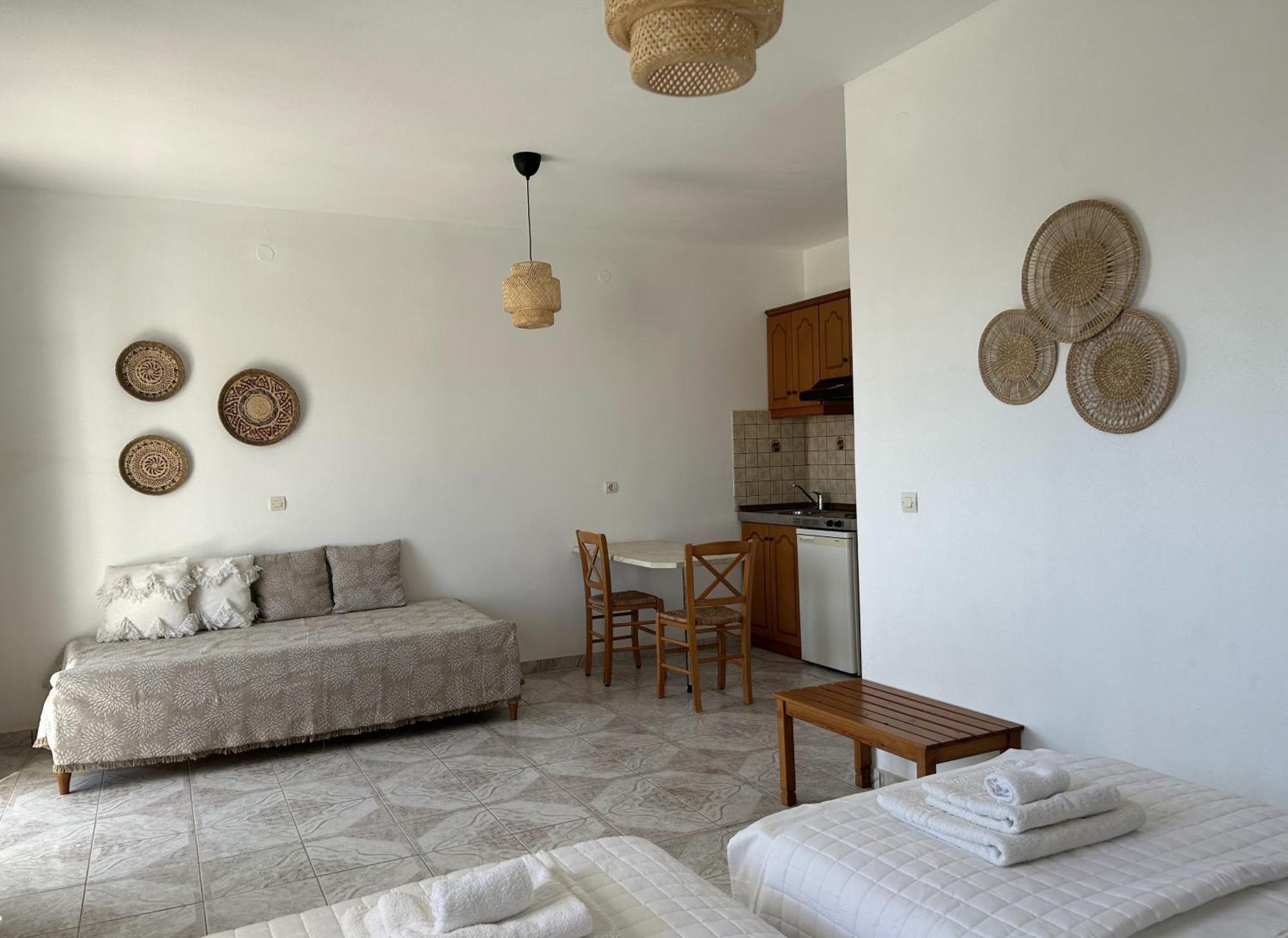 Studios Fokia Beach อาโมปี ภายนอก รูปภาพ